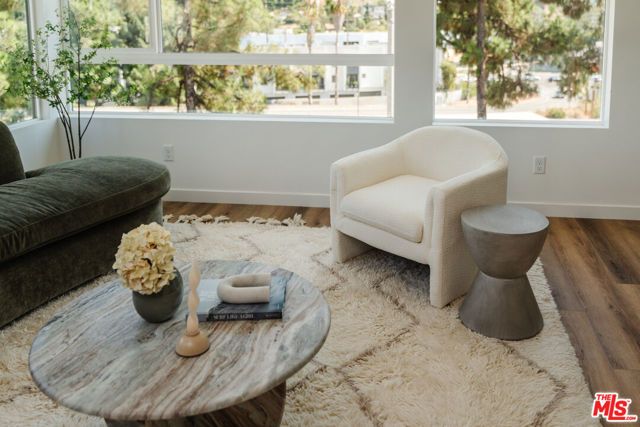 3868 N Riley Lane, Los Angeles, CA 90065