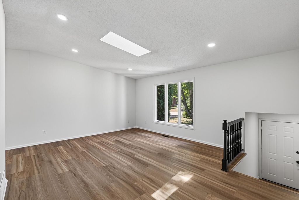 17550 Illinois Court, Lakeville, MN 55044 — photo 5