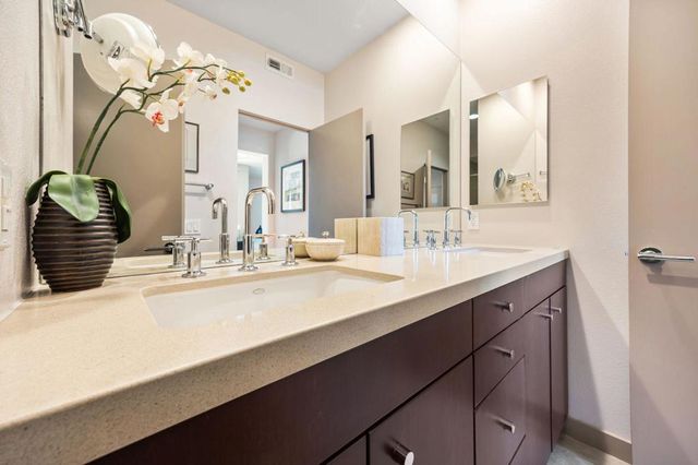 820 E Palm Canyon Drive 206, Palm Springs, CA 92264