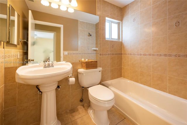 1075 San Luis Rey, Weston, FL 33326