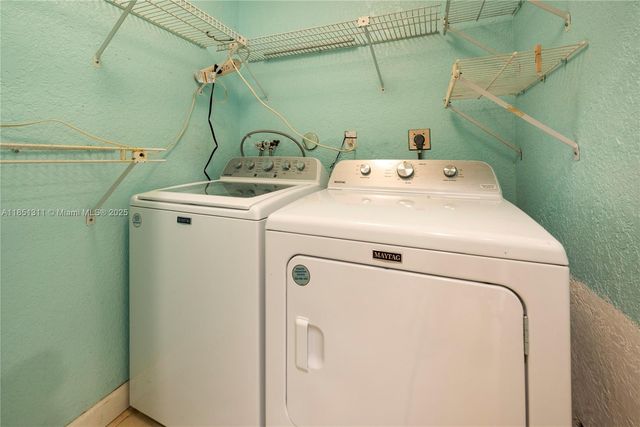 1075 San Luis Rey, Weston, FL 33326