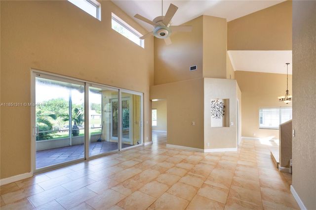 1075 San Luis Rey, Weston, FL 33326