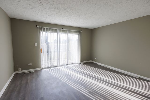 1119 S Curtis Avenue E51, Kankakee, IL 60901