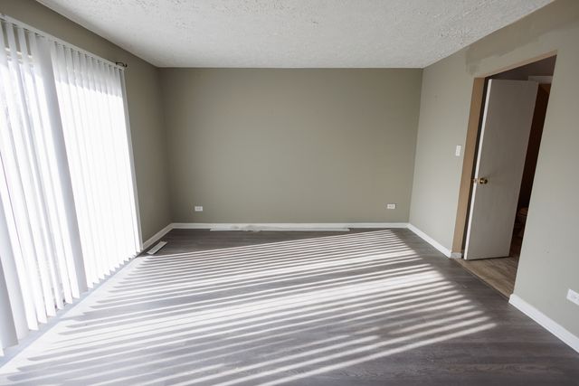 1119 S Curtis Avenue E51, Kankakee, IL 60901