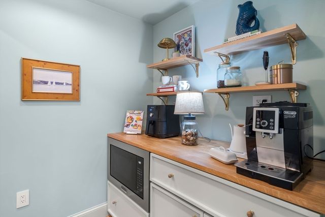 21 Hicks Point Rd, Duxbury, MA 02332