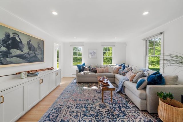 21 Hicks Point Rd, Duxbury, MA 02332