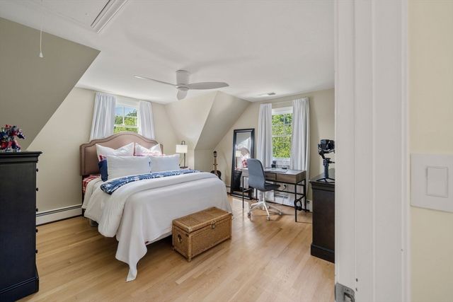21 Hicks Point Rd, Duxbury, MA 02332