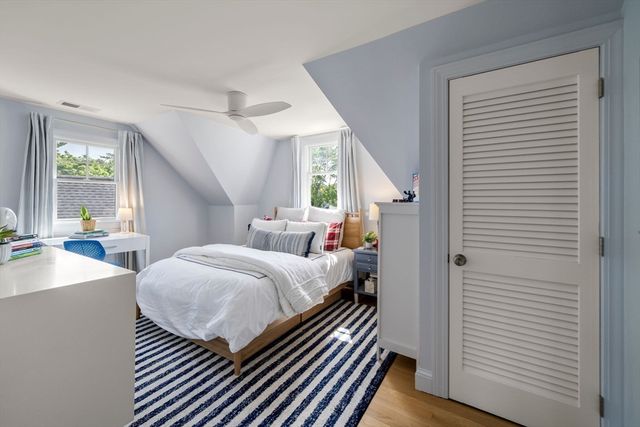 21 Hicks Point Rd, Duxbury, MA 02332