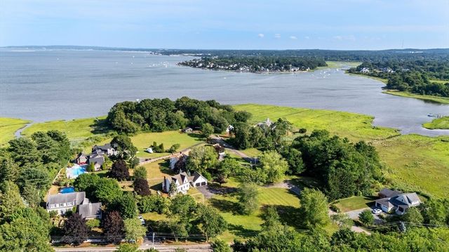 21 Hicks Point Rd, Duxbury, MA 02332