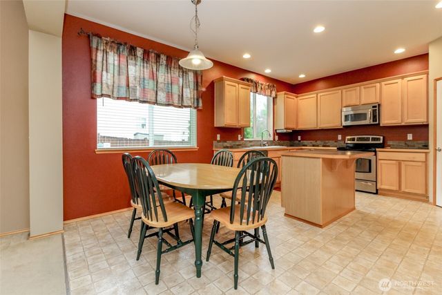 18118 SE 247th Street, Covington, WA 98042