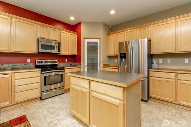18118 SE 247th Street, Covington, WA 98042
