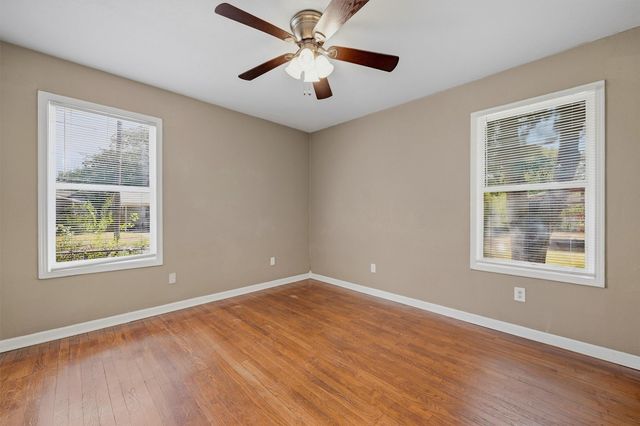 302 W Dexter Street, Sherman, TX 75092