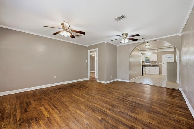 302 W Dexter Street, Sherman, TX 75092
