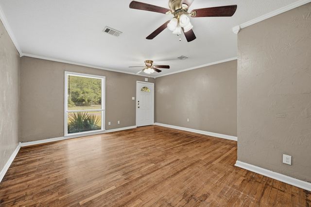 302 W Dexter Street, Sherman, TX 75092