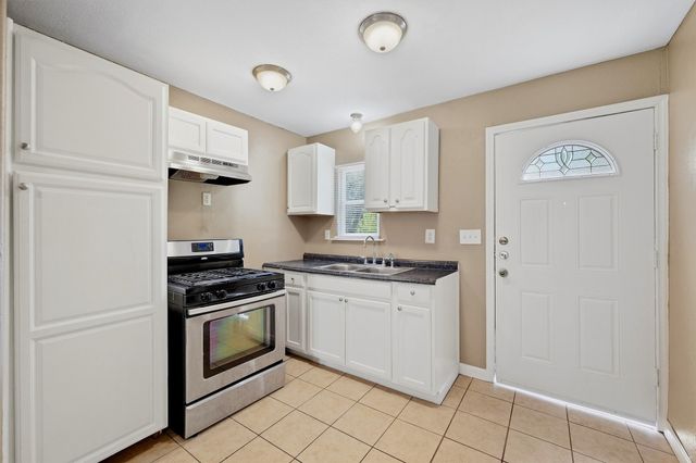 302 W Dexter Street, Sherman, TX 75092