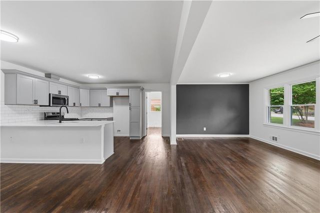 111 Woodhaven Drive, Jonesboro, GA 30236