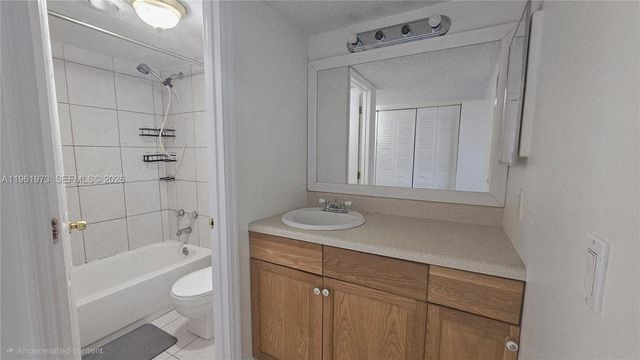 9480 Tangerine Pl 101, Davie, FL 33324