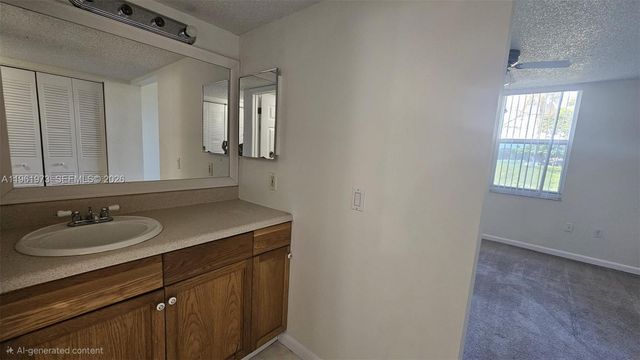 9480 Tangerine Pl 101, Davie, FL 33324