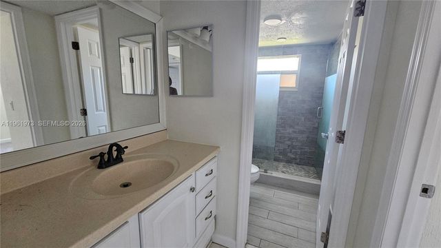 9480 Tangerine Pl 101, Davie, FL 33324