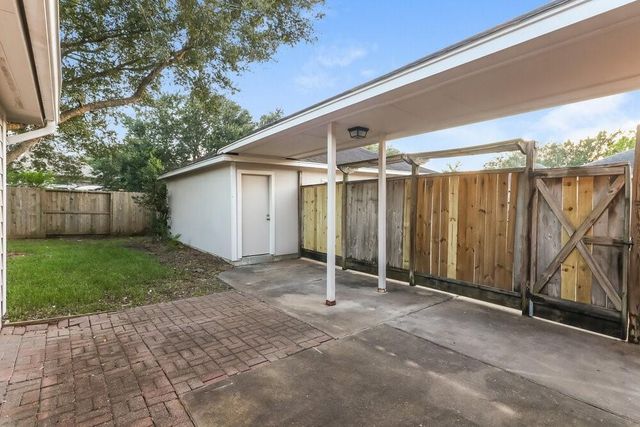 1427 Waterside Village Drive, Richmond, TX 77407