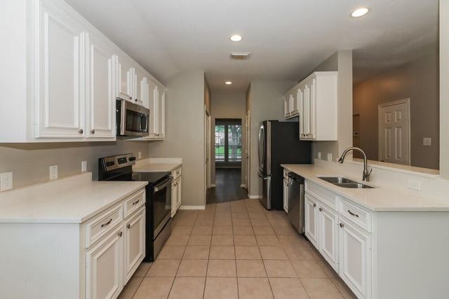 1427 Waterside Village Drive, Richmond, TX 77407