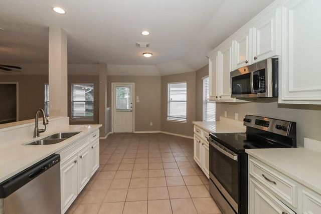 1427 Waterside Village Drive, Richmond, TX 77407