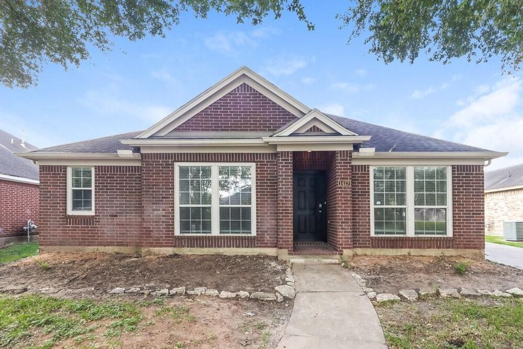 1427 Waterside Village Drive, Richmond, TX 77407