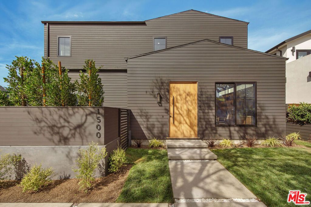Image 5 of property listing at 1500 Louella Avenue, Venice, CA 90291