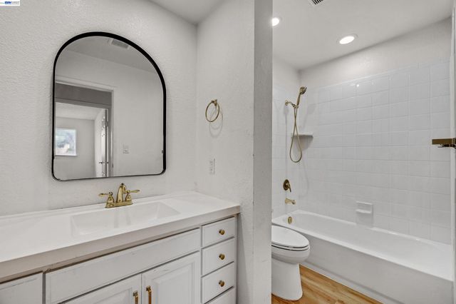 4980 Stafford Pl, Newark, CA 94560
