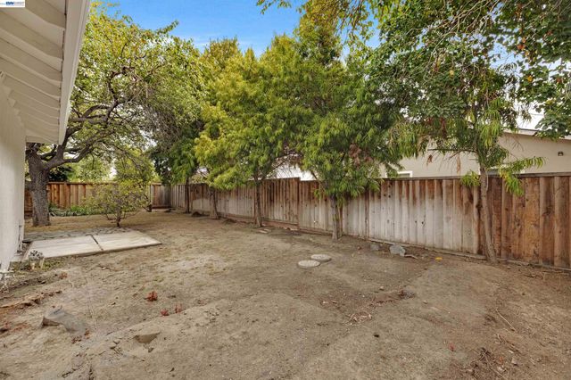 4980 Stafford Pl, Newark, CA 94560