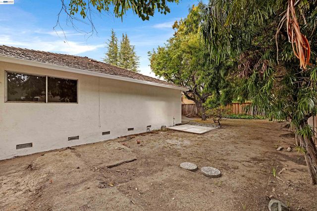 4980 Stafford Pl, Newark, CA 94560