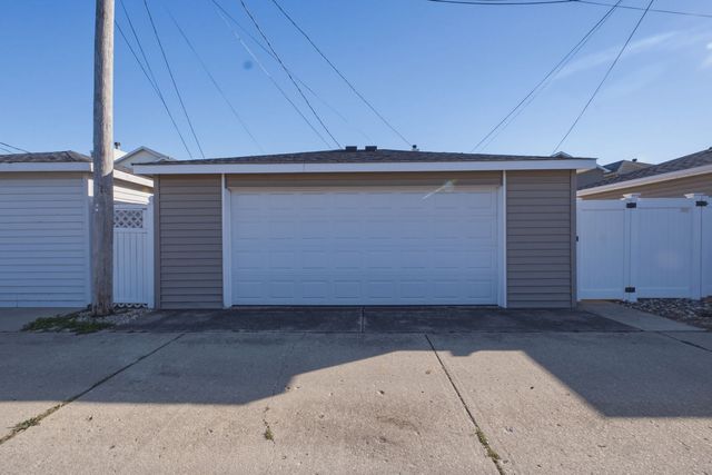 6108 W 60th Street, Chicago, IL 60638