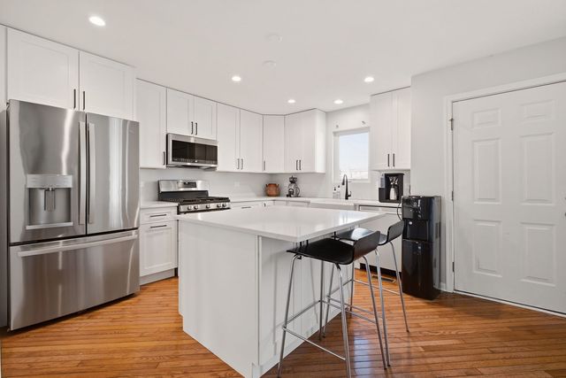 6108 W 60th Street, Chicago, IL 60638