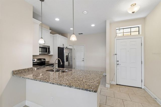 11618 CROWNED SPARROW LANE, Tampa, FL 33626