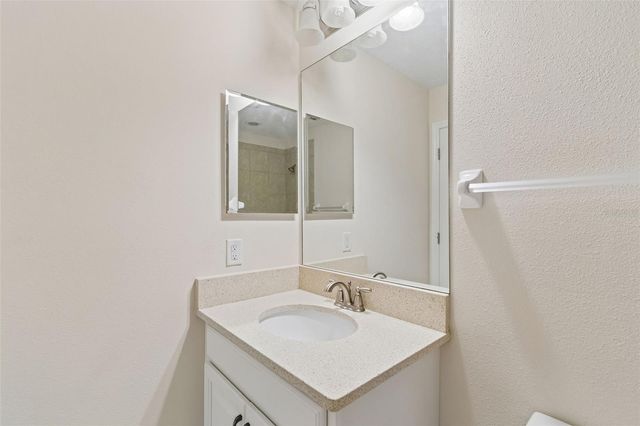 11618 CROWNED SPARROW LANE, Tampa, FL 33626