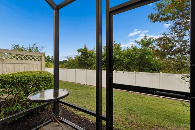 11618 CROWNED SPARROW LANE, Tampa, FL 33626