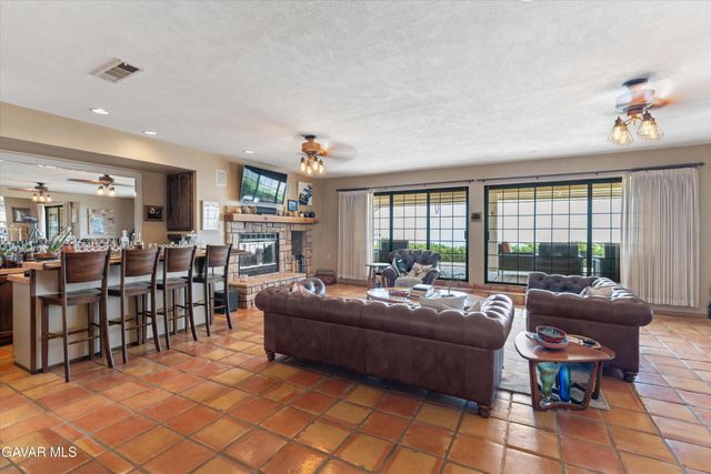 30300 Piebald Court, Tehachapi, CA 93561