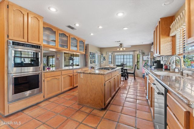 30300 Piebald Court, Tehachapi, CA 93561
