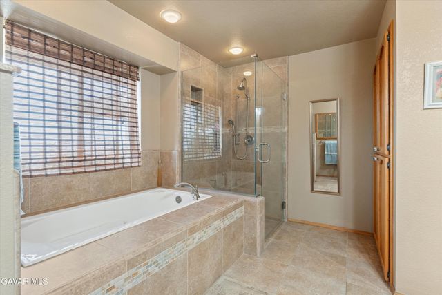 30300 Piebald Court, Tehachapi, CA 93561