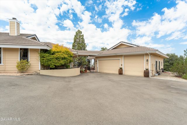 30300 Piebald Court, Tehachapi, CA 93561