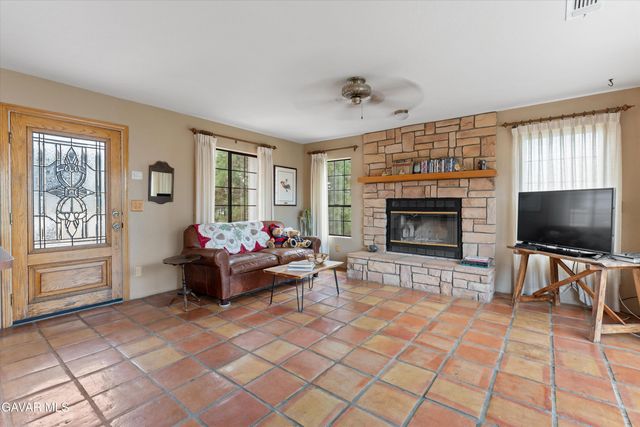 30300 Piebald Court, Tehachapi, CA 93561