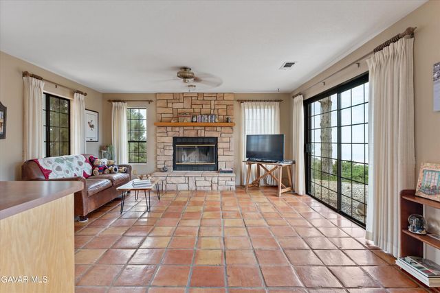 30300 Piebald Court, Tehachapi, CA 93561