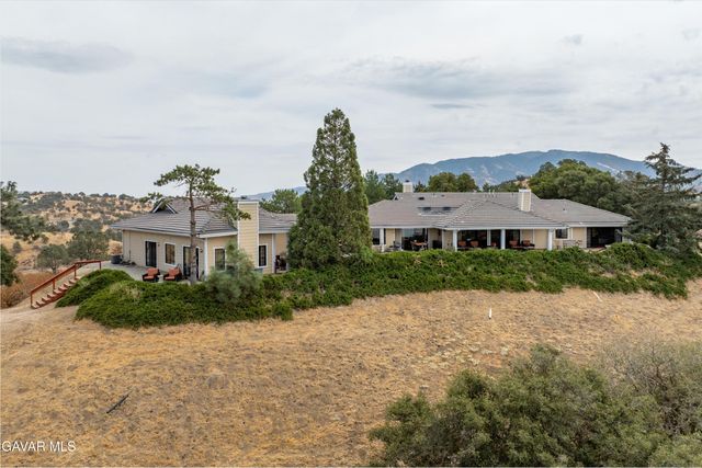 30300 Piebald Court, Tehachapi, CA 93561