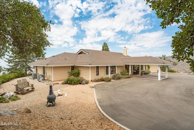 30300 Piebald Court, Tehachapi, CA 93561