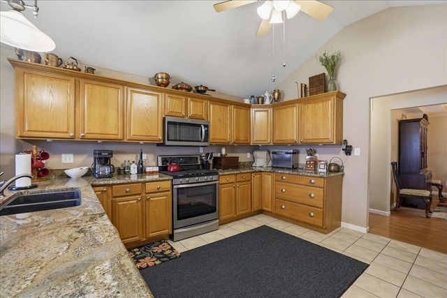 6528 Tumbleweed Lane, Schererville, IN 46375