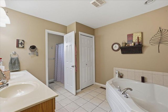 6528 Tumbleweed Lane, Schererville, IN 46375