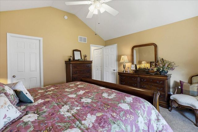 6528 Tumbleweed Lane, Schererville, IN 46375