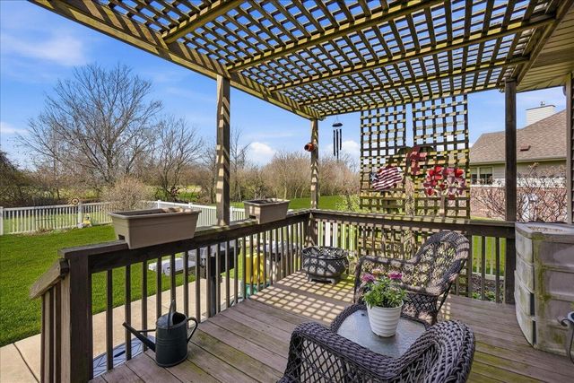 6528 Tumbleweed Lane, Schererville, IN 46375