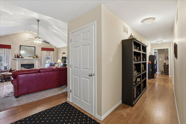 6528 Tumbleweed Lane, Schererville, IN 46375