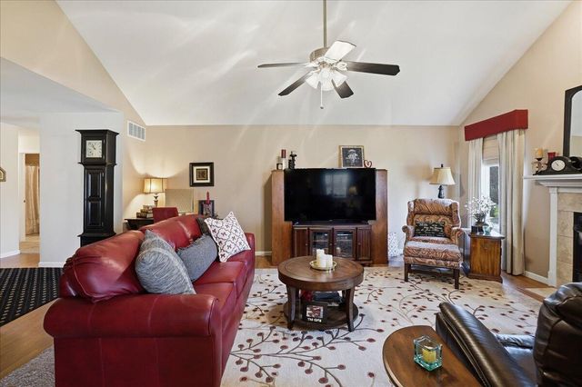 6528 Tumbleweed Lane, Schererville, IN 46375